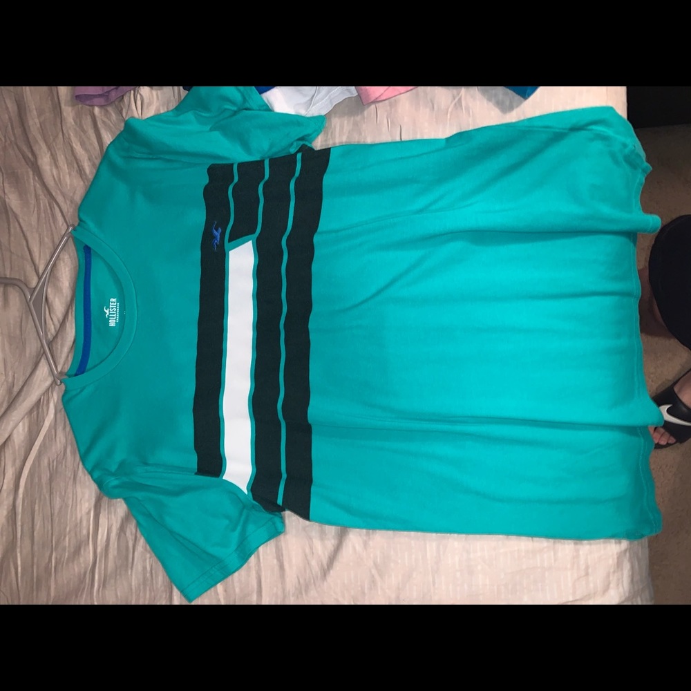 short sleeve Hollister tshirt